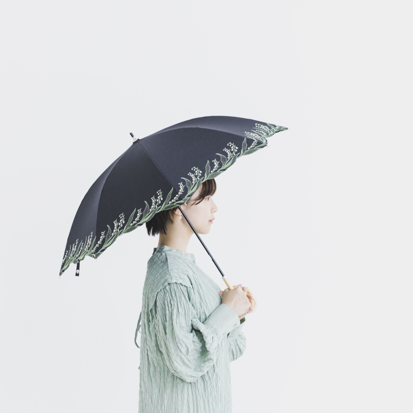 SeeMONO|［大物配送］スズラン刺しゅうの晴雨兼用傘 〈ブラック〉