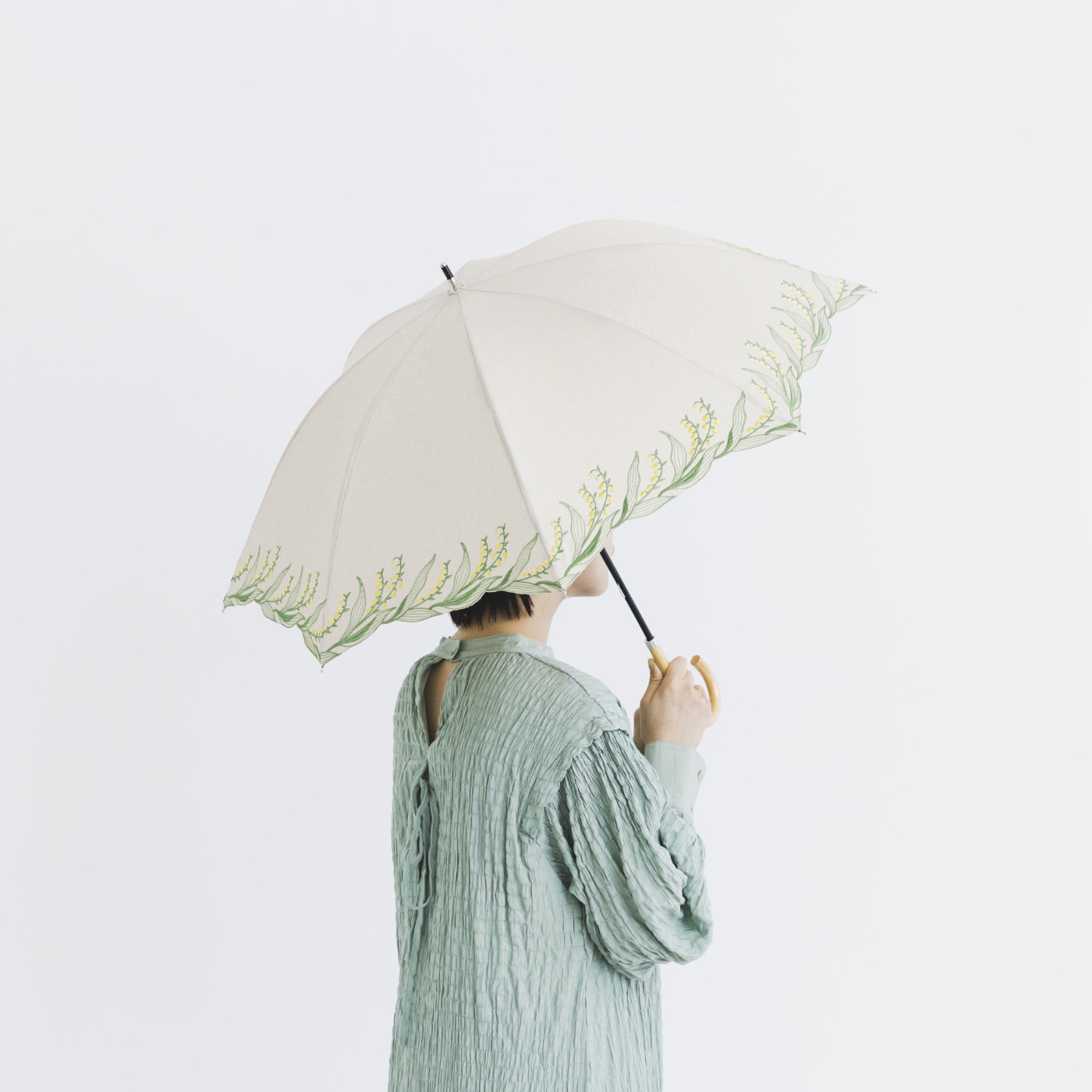 SeeMONO[シーモノ］|［大物配送］スズラン刺しゅうの晴雨兼用傘〈アイボリー〉