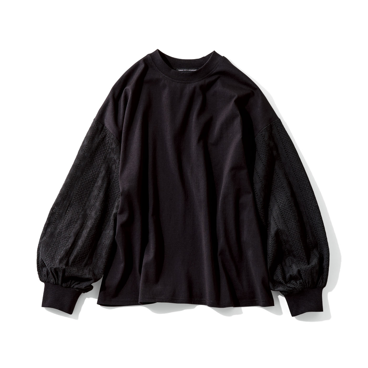 THREE FIFTY STANDARD|コットンレース袖のカットソートップス〈ブラック〉